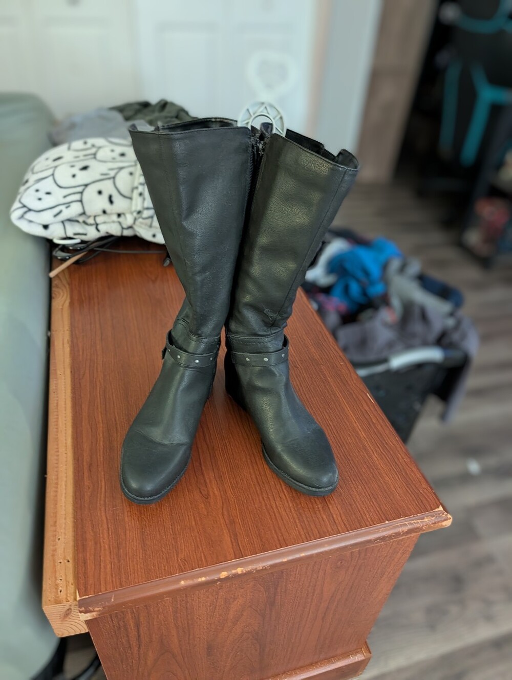 Classic Black Knee-High Women's Riding Boots